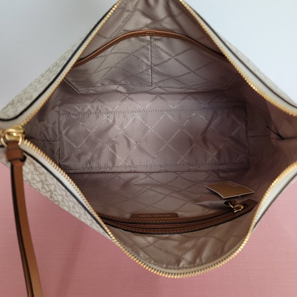 MICHAEL KORS Laney Hobo Signature Logo Shoulder Bag- Vanilla/Acorn Color⭐ - Picture 13 of 16